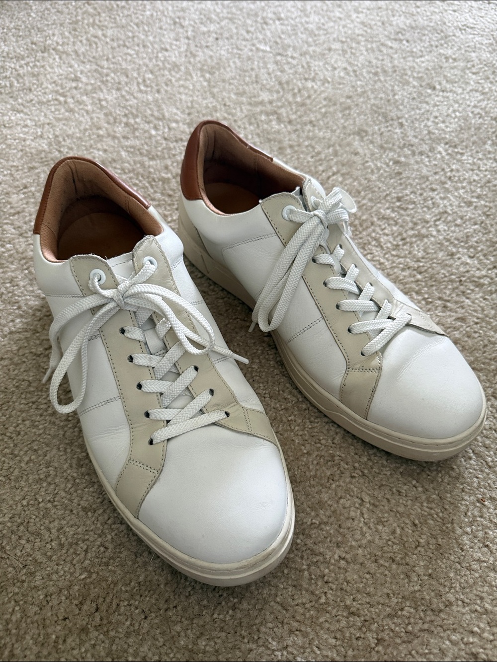 Vionic Men’s White Leather Sneakers with Tan Heel